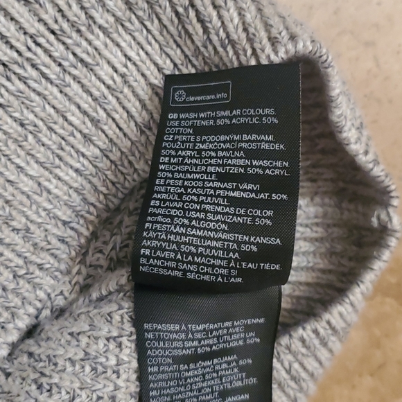 Gray Sweater - Picture 5 of 5